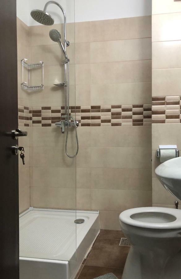 Fast Airport Accomodation أوتوبين المظهر الخارجي الصورة